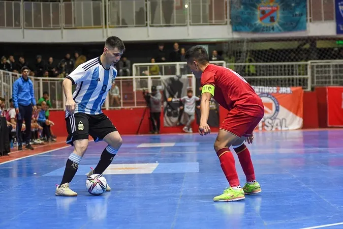 Tuyển futsal Việt Nam thua đậm trận giao hữu đầu tiên với Á quân thế giới