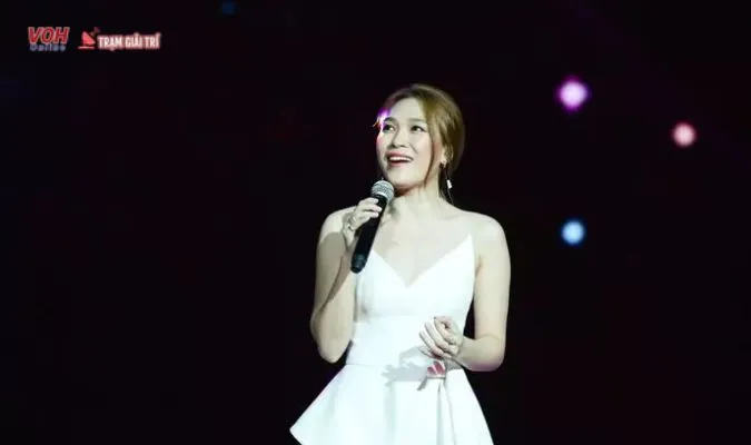 Top 10 ca sĩ nổi tiếng nhất Việt Nam 2