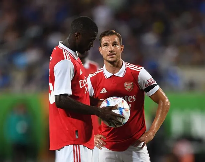 Nicolas Pepe và Cedric Soares không còn chỗ đứng tại CLB - Ảnh: Internet