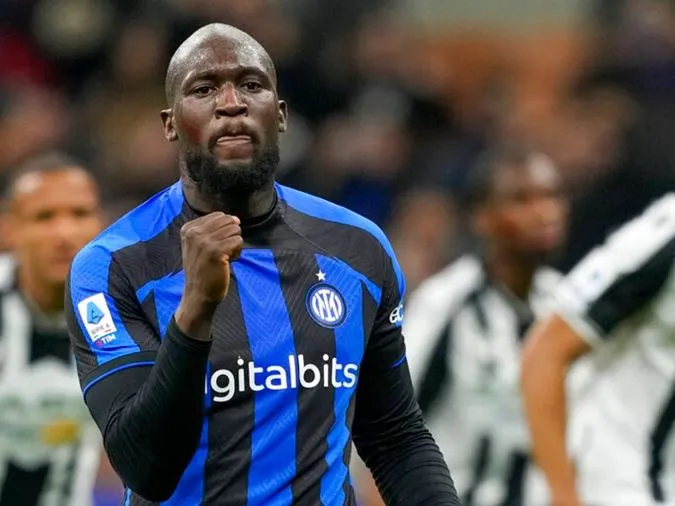 Lukaku nhận nhiều chỉ trích sau khi bỏ lỡ cơ hội giúp Inter Milan gỡ hòa - Ảnh: Internet