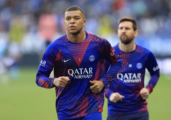 PSG không quan tâm đến những lời phủ nhận của Kylian Mbappe - Ảnh: Internet