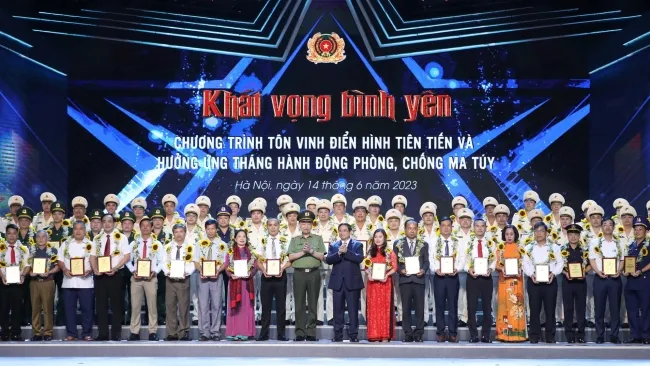 Thủ tướng Phạm Minh Chính: 'Phải coi tội phạm ma túy là kẻ thù của sự phát triển' 2