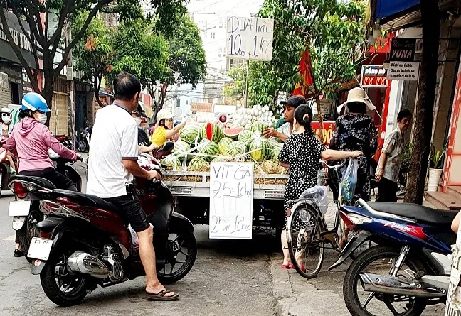 TPHCM: Ưu tiên mục đích giao thông khi thu phí lòng đường, vỉa hè 1