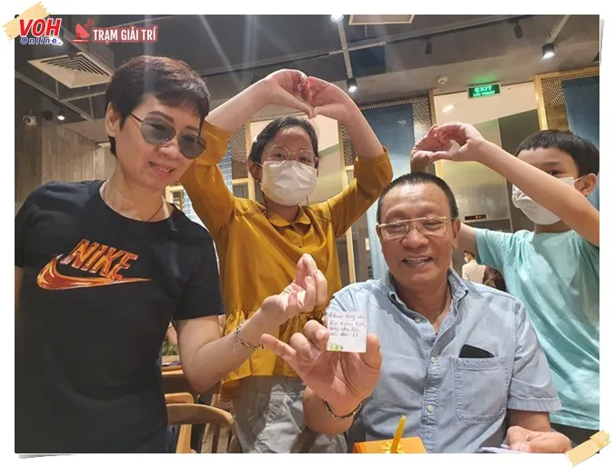 Hậu nghỉ hưu, Lại Văn Sâm lần đầu công khai hình ảnh lãng mạn bên cạnh bà xã 1