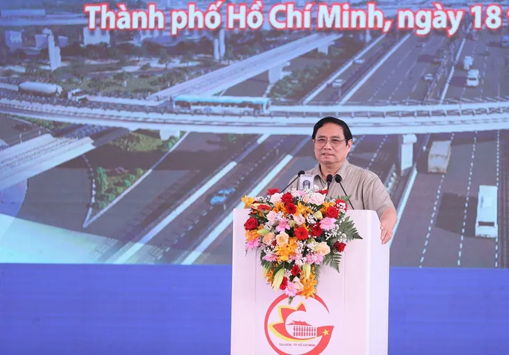 Thủ tướng Phạm Minh Chính: Quyết tâm đến năm 2025 khai thác hơn 3.000 km cao tốc 1