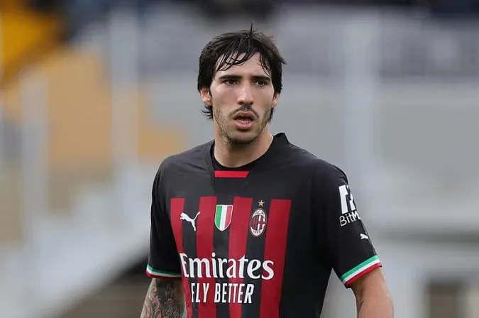 Sandro Tonali là tiền vệ của AC Milan. Ảnh: Internet