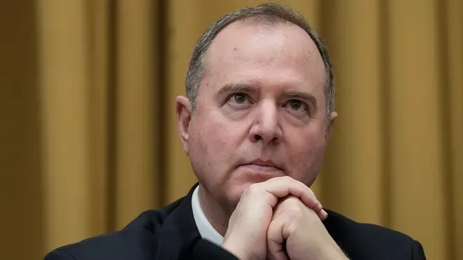 Hạ viện Mỹ điều tra hạ nghị sĩ Adam Schiff – người cáo buộc ông Trump thông đồng với Nga 1