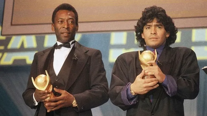 Pele và Maradona đều được trao danh hiệu 