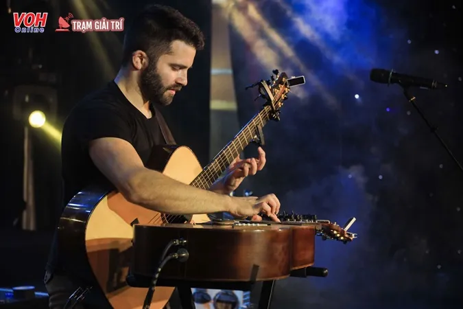 Concert Luca Stricagnoli Live in Vietnam: bữa tiệc âm nhạc hoàn hảo với những miếng hài duyên dáng 2