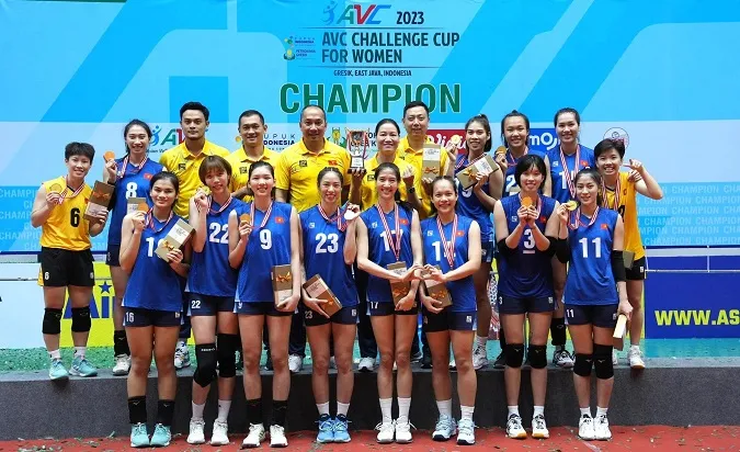 Bóng chuyền nữ Việt Nam kịch tính lên ngôi vô địch AVC Challenge Cup 2023