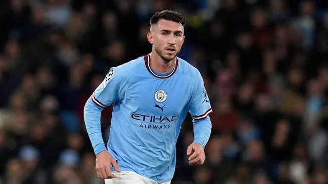 Aymeric Laporte không hài lòng với số phút được ra sân ở mùa giải 2022/23 - Ảnh: Internet