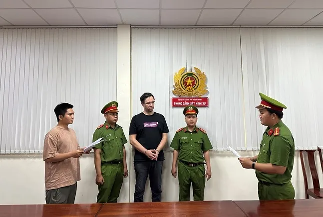 Khởi tố 1 người Nga điều hành 6 công ty hoạt động 