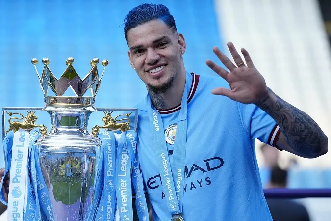 Ederson là thủ môn số 1 của Man City