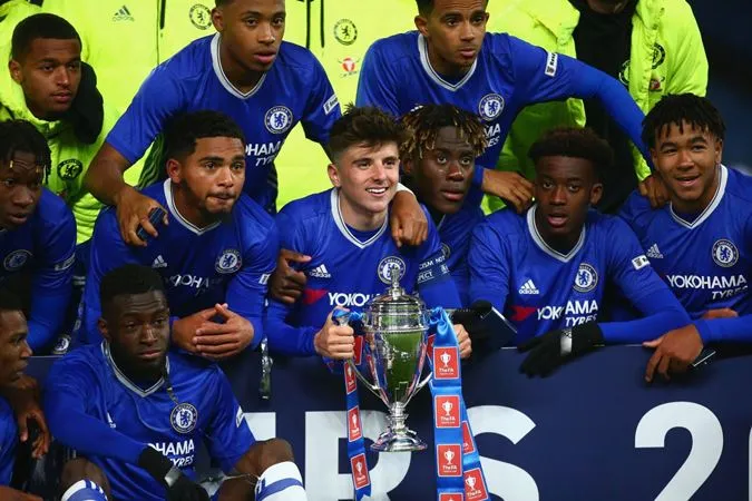 Mason Mount rời đi khiến nhiều cầu thủ Chelsea hụt hẫng - Ảnh: Internet