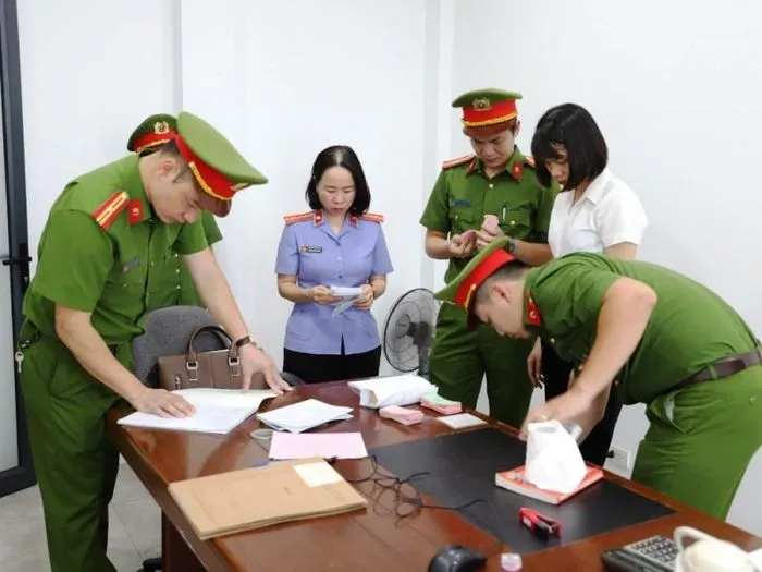Bắt tạm giam nguyên Giám đốc tài chính Công ty cổ phần Vạn Xuân 1