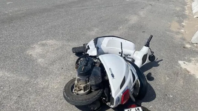 Xe ôtô va chạm xe máy khiến ca nương trẻ nhất Việt Nam tử vong 1