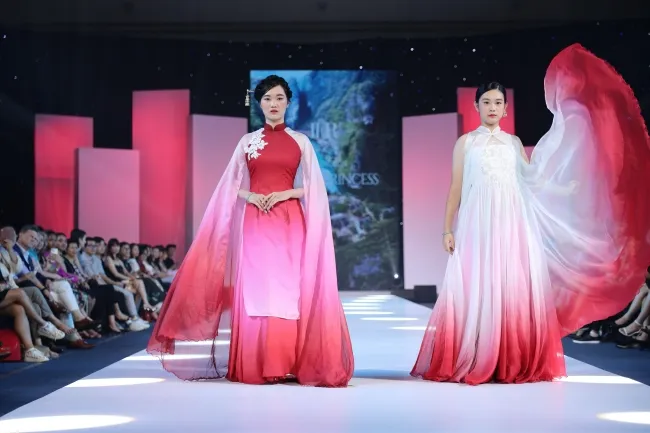 100 mẫu nhí trình diễn tại International Fashion Runway chủ đề Di Sản 7