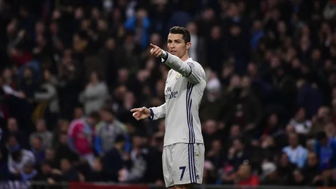 Ronaldo cho thấy vì sao anh là cầu thủ toàn diện bật nhất làng bóng đá thế giới - Ảnh: Internet