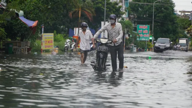 Điểm tin sáng 3/7: Kiểm tra các lò độ, chế xe | TPHCM ngập sâu sau mưa lớn 2