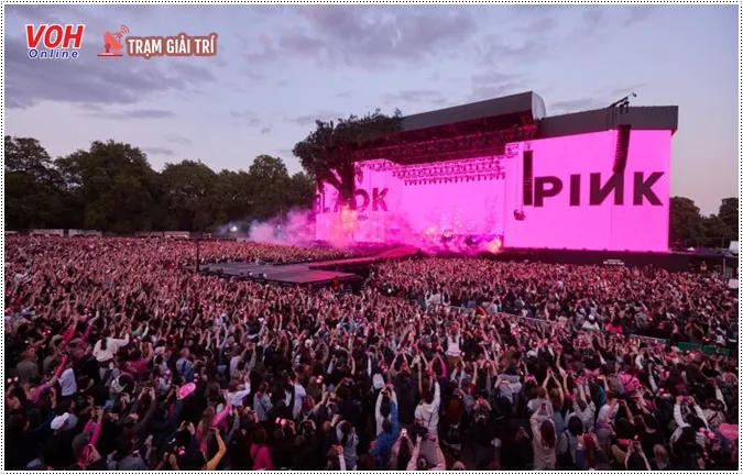 BLACKPINK nhuộm hồng sân khấu Hyde Park của London 14