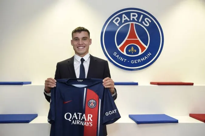 Manuel Ugarte ra mắt PSG - Ảnh: Internet