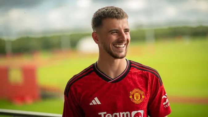 Mason Mount ra mắt MU - Ảnh: Internet