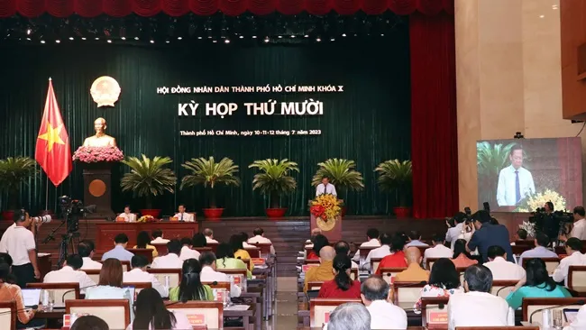 HĐND TPHCM thông qua Nghị quyết về triển khai thực hiện Nghị quyết 98 2