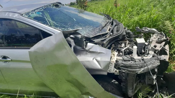 Tàu hỏa, ô tô tông nhau làm 5 người thương vong 1