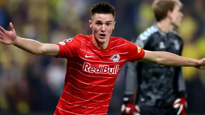 Sesko chuyển từ RB Salzburg đến RB Leipzig