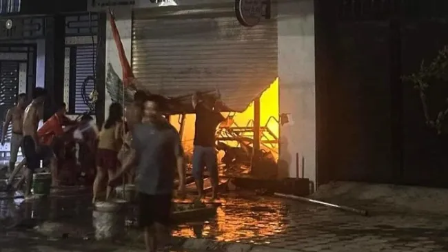 Hai bà cháu tử vong nghi do xe điện bốc cháy trong đêm 1