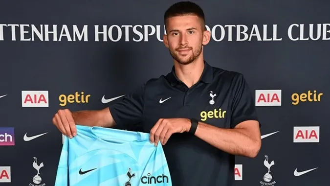 Guglielmo Vicario trong ngày ra mắt Tottenham - Ảnh: Internet