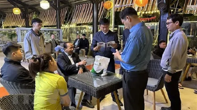 Sai sót trong chuyển nhượng đất, cán bộ địa chính xã bị tống tiền 1