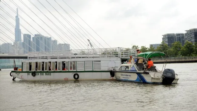 Điểm tin chiều 15/7: Nông sản đi tàu hỏa qua Trung Quốc | Dạ cầu TPHCM thay áo mới 2