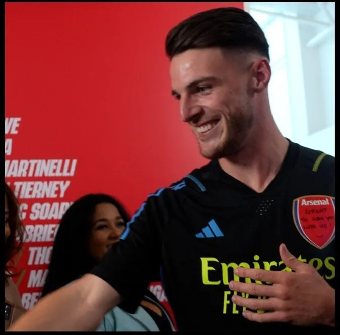 Bức ảnh Declan Rice tại London Colney đang được lan truyền. Ảnh: Internet