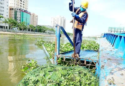 Điểm tin trưa 15/7: Chi hơn 8,5 tỷ đồng vớt rác sông Sài Gòn | Lừa đảo lãi suất cho vay chỉ 1%/tháng 3