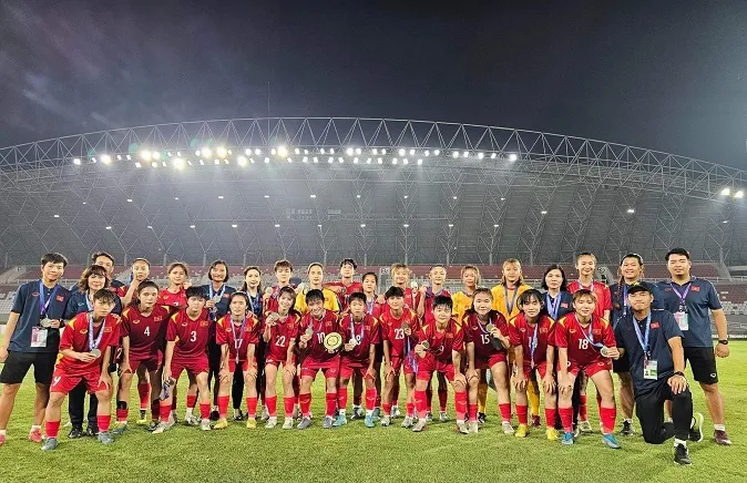 HLV Akira Ijiri tiếc khi U19 nữ Việt Nam hụt chức vô địch bởi hai siêu phẩm