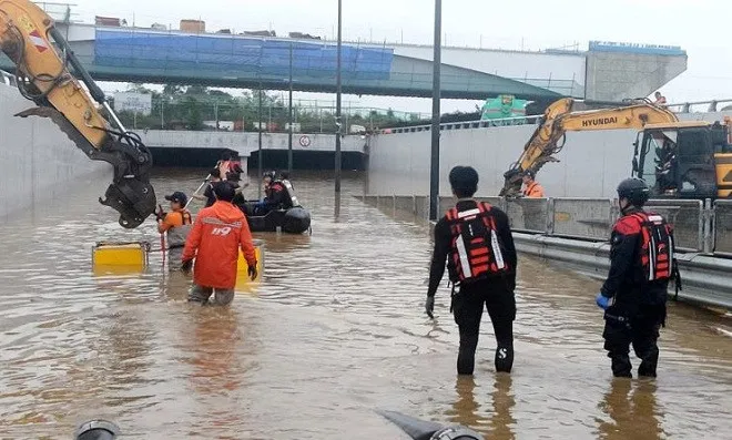 Mưa lớn, ngập hầm làm 7 người chết, 11 mất tích ở Hàn Quốc