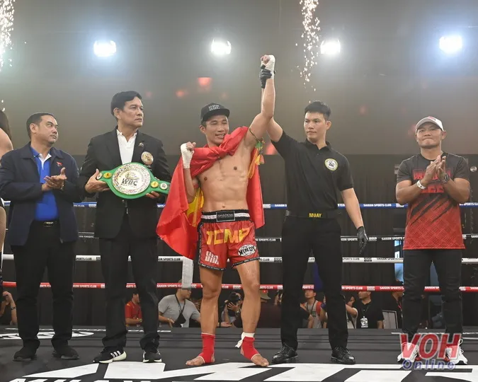 Võ sĩ Huỳnh Hà Hữu Hiếu và Trương Cao Minh Phát thắng knock-out giành đai WBC Muay Thai quốc tế 2