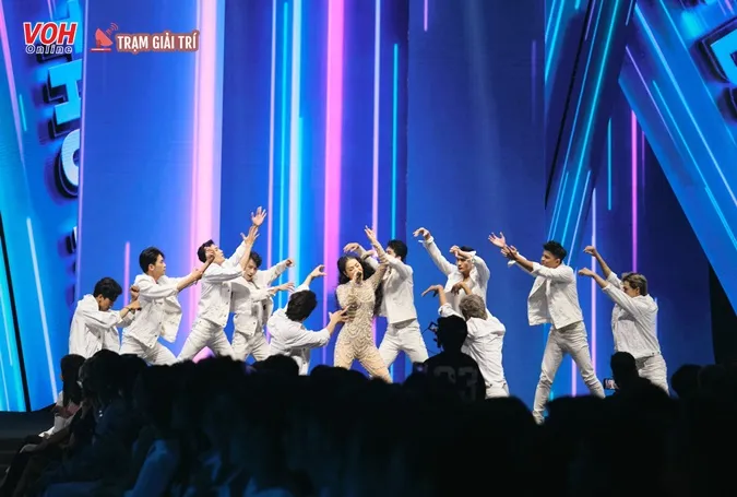 Tổng kết tuần lễ thời trang quốc tế Việt Nam 2023: Sự giao thoa của hiện đại và truyền thống 3