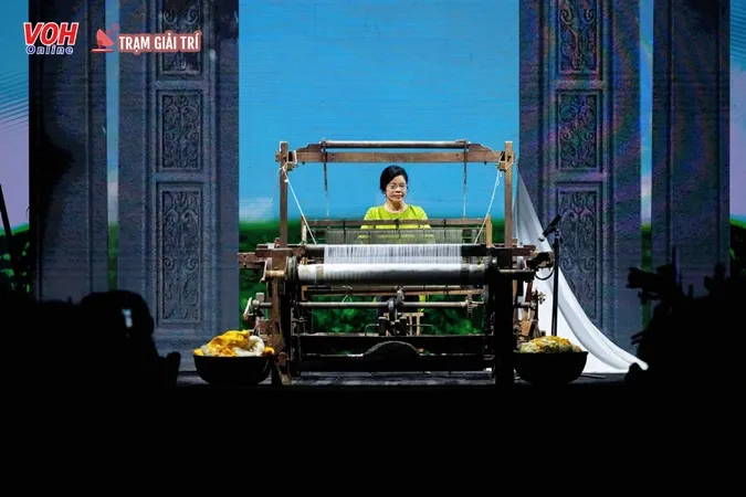 Tổng kết tuần lễ thời trang quốc tế Việt Nam 2023: Sự giao thoa của hiện đại và truyền thống 8