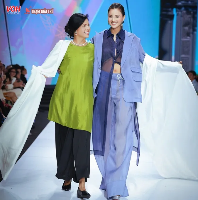 Tổng kết tuần lễ thời trang quốc tế Việt Nam 2023: Sự giao thoa của hiện đại và truyền thống 9
