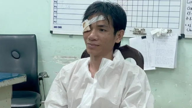 Bắt đối tượng dùng kéo xông vào trụ sở tấn công công an 1