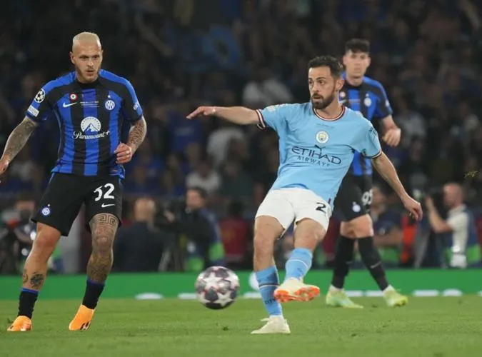 CĐV kêu gọi mua Bernardo Silva, đây là phản ứng của chủ tịch Barca 1