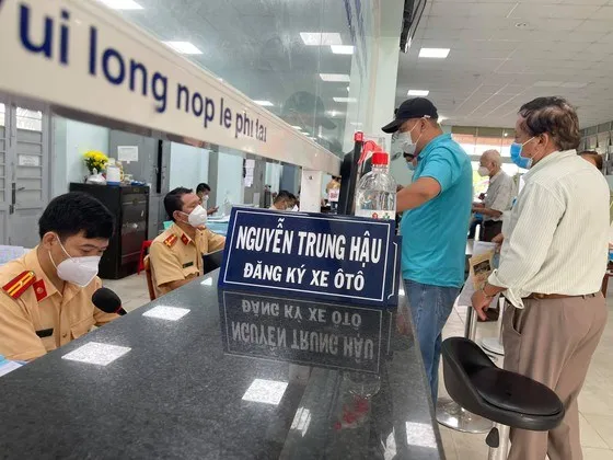 Điểm tin sáng 18/7: Người dân được đăng ký xe theo nơi tạm trú | Phát hiện ma túy trong vali khách 1