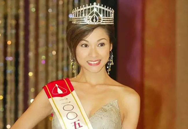 Lục Thi Vận từng đoạt giải Á hậu 1 tại cuộc thi 