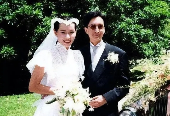 Vợ chồng Diệp Đồng kỷ niệm 35 năm ngày cưới 1