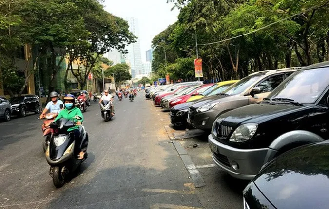 TPHCM: Từ 1/9, áp dụng quy định mới về sử dụng một phần lòng đường, hè phố 1