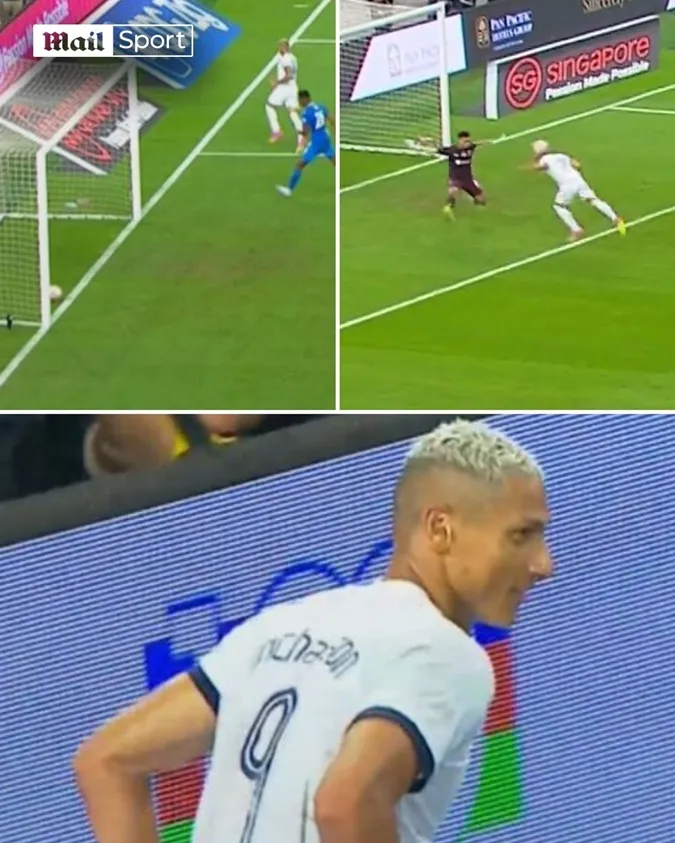 Richarlison nhanh chóng lập hattrick kể từ khi được tung vào sân đầu hiệp 2. Ảnh: Mail Sport