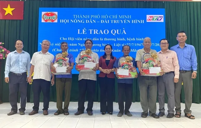 TPHCM: Thăm và tặng quà cho thương bệnh binh 2