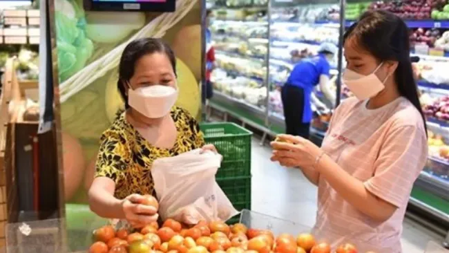 Điểm tin trưa 27/7: Hàng chục ngàn tỉ đồng đổ vào ngân hàng | Ô tô tông 3 người ngồi trên vỉa hè 1